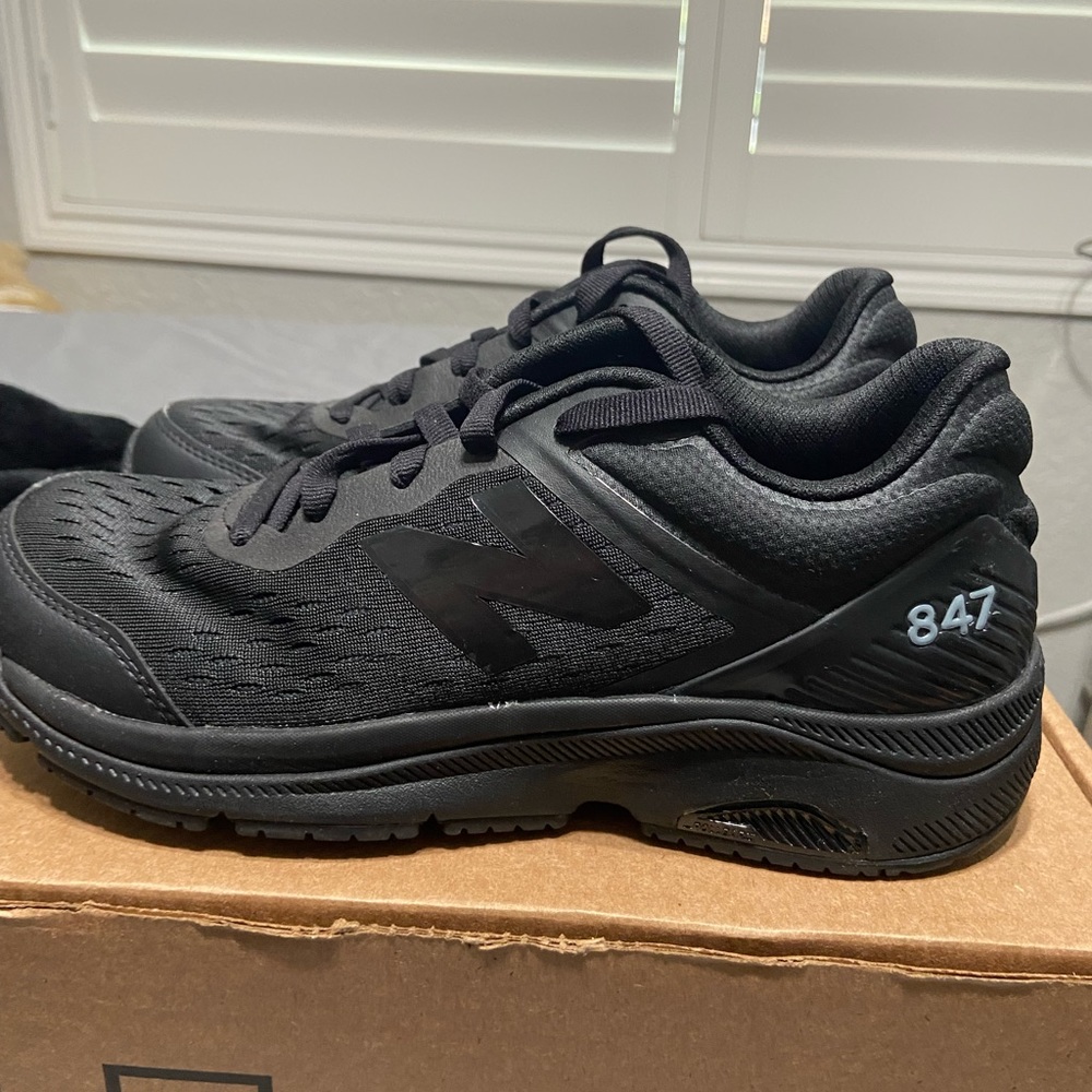 New Balance 847v4 Black
